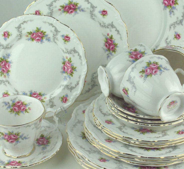 98418ba18b25eb7601f03d349e7f1c5f--vintage-teacups-vintage-dishes.jpg