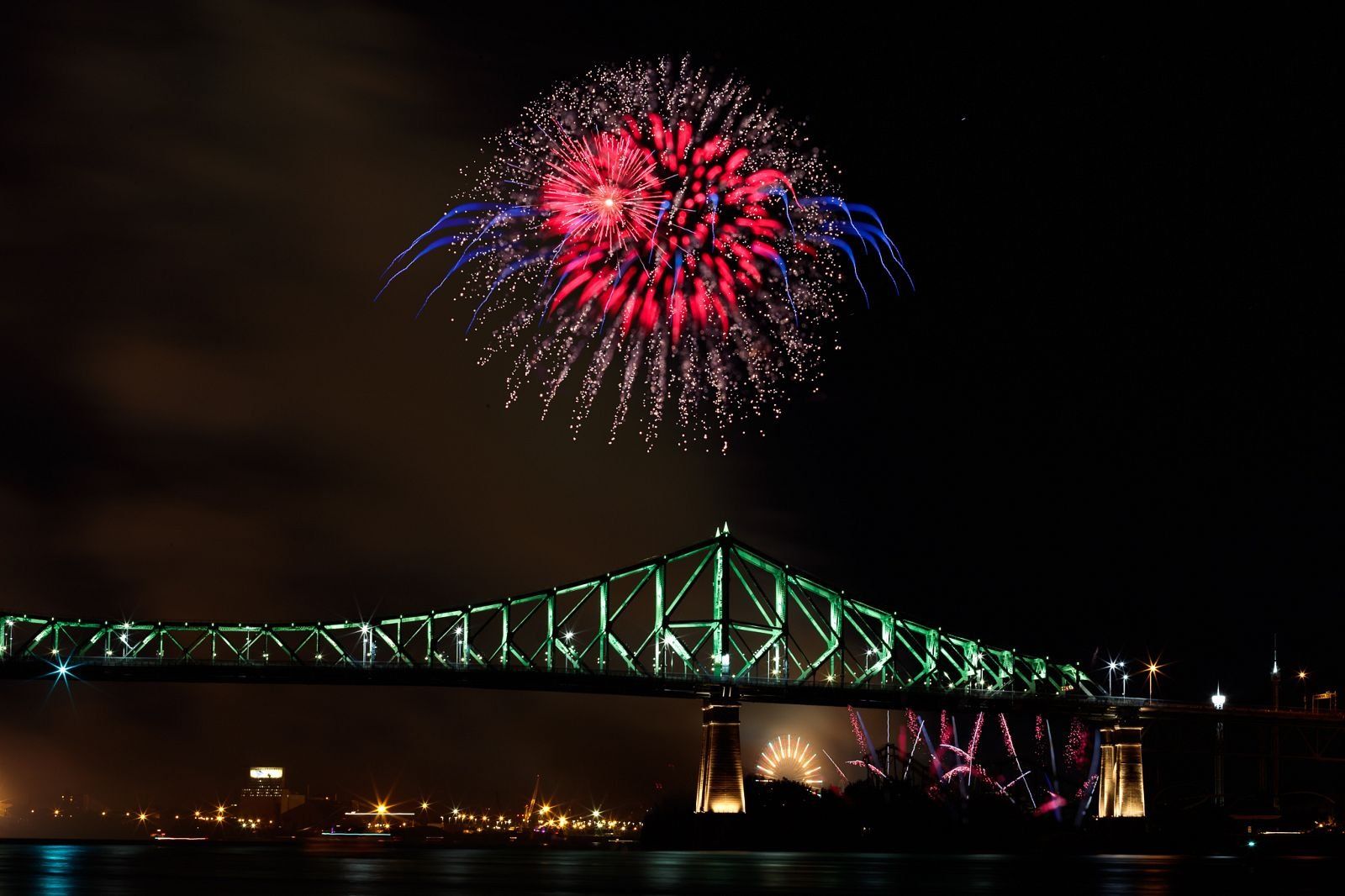 montreal_fireworks_competition_201728_1100.jpg