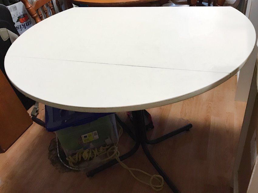 25刀白色多用餐桌/写字桌（面板两头可折起）