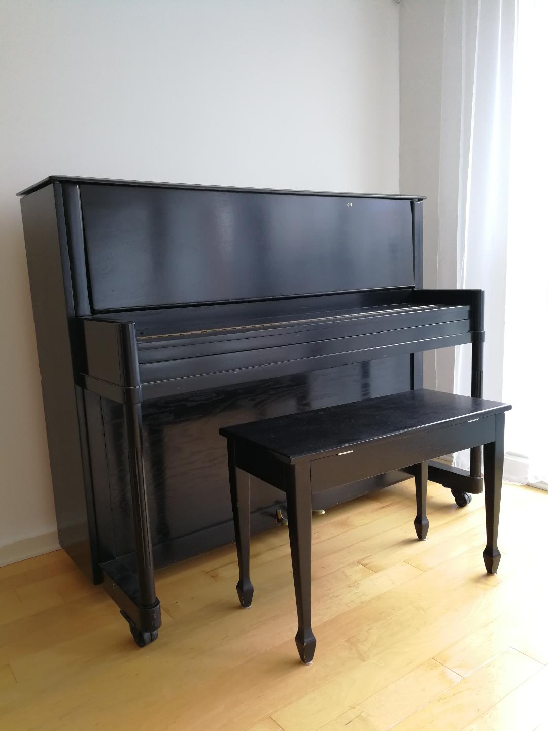 Piano1.jpg