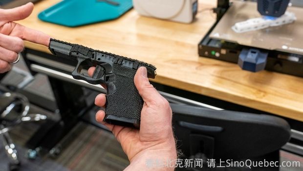 魁省警方联合行动收缴3D打印枪支数十把