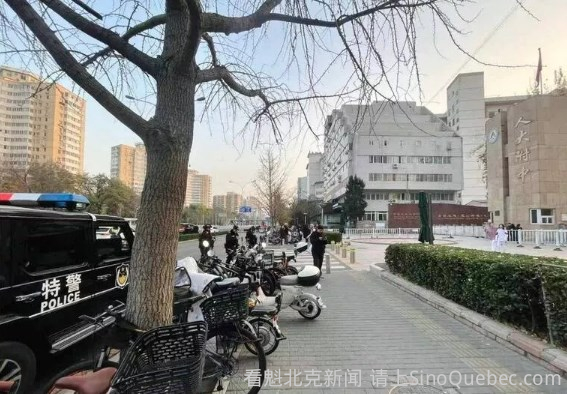 保护红后代？北京人大附中门口传大批特警驻守